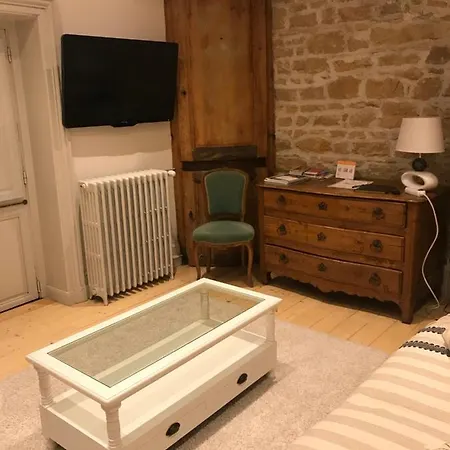 Sur La Colline Apartment *